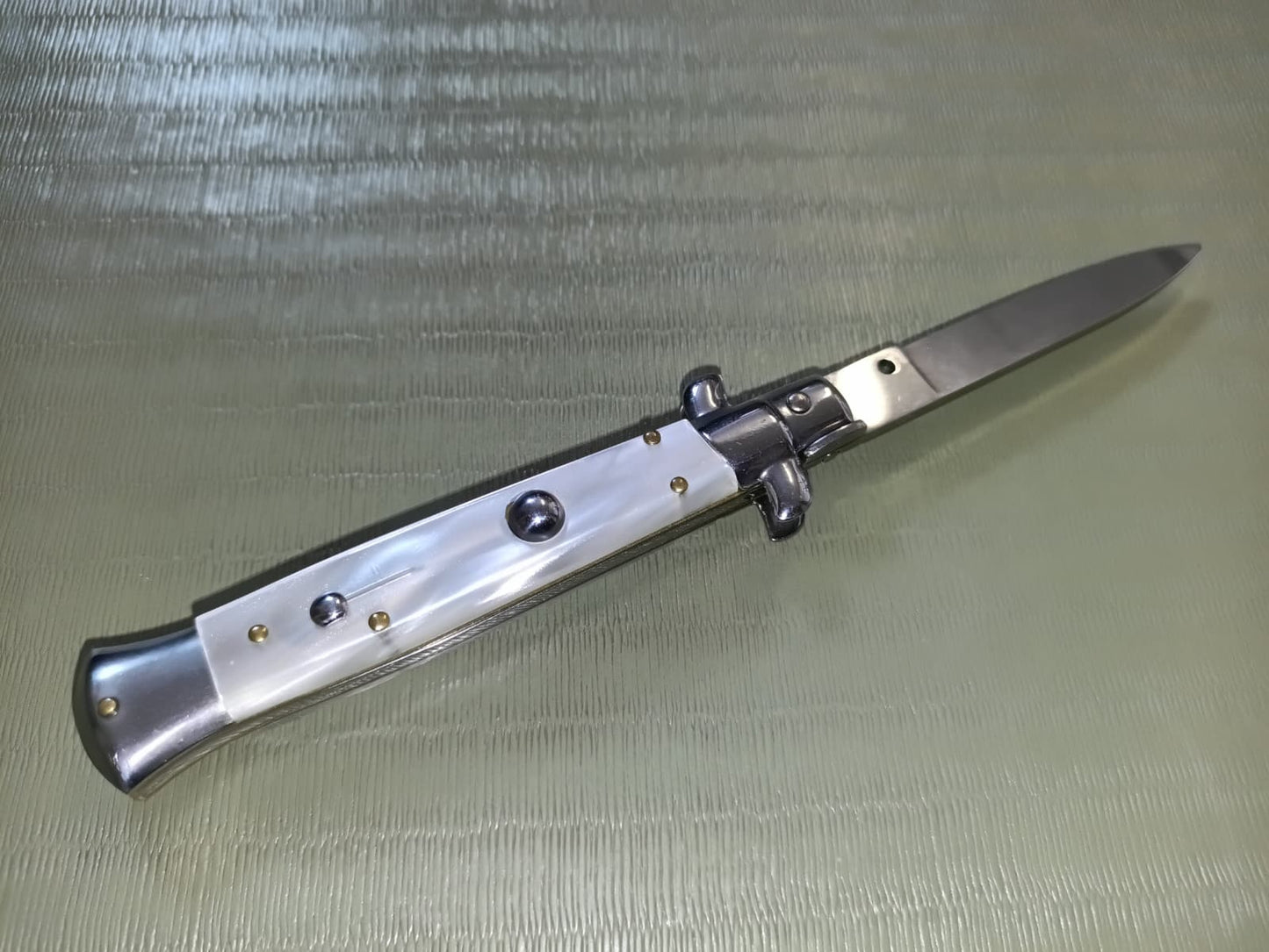 Stiletto automatico italiano - White Pearl handle version 21 cm (prezzo ridotto)