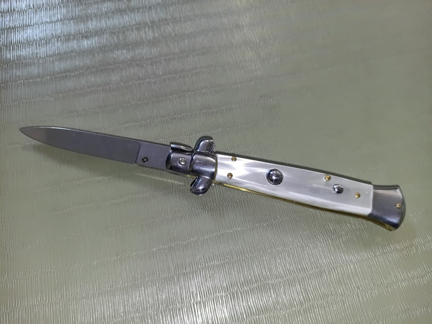 Stiletto automatico italiano - White Pearl handle version 21 cm (prezzo ridotto)