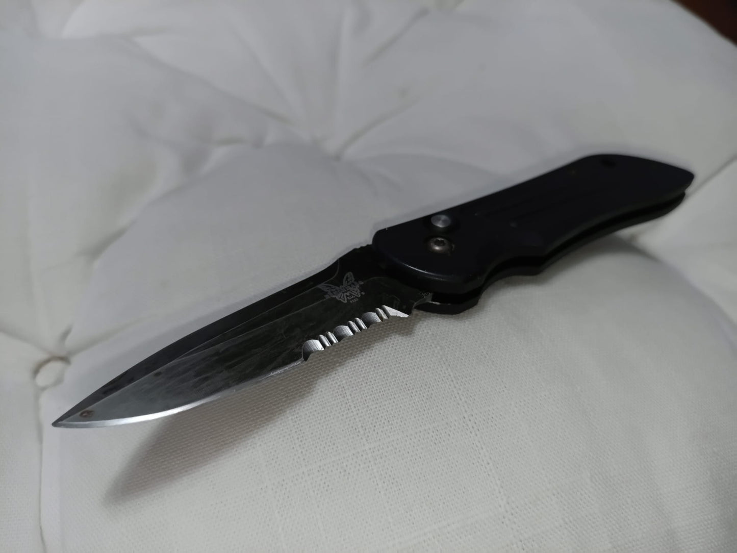 Benchmade Auto Stryker 154cm - coltello automatico - Serrated Tanto Knife 20 cm