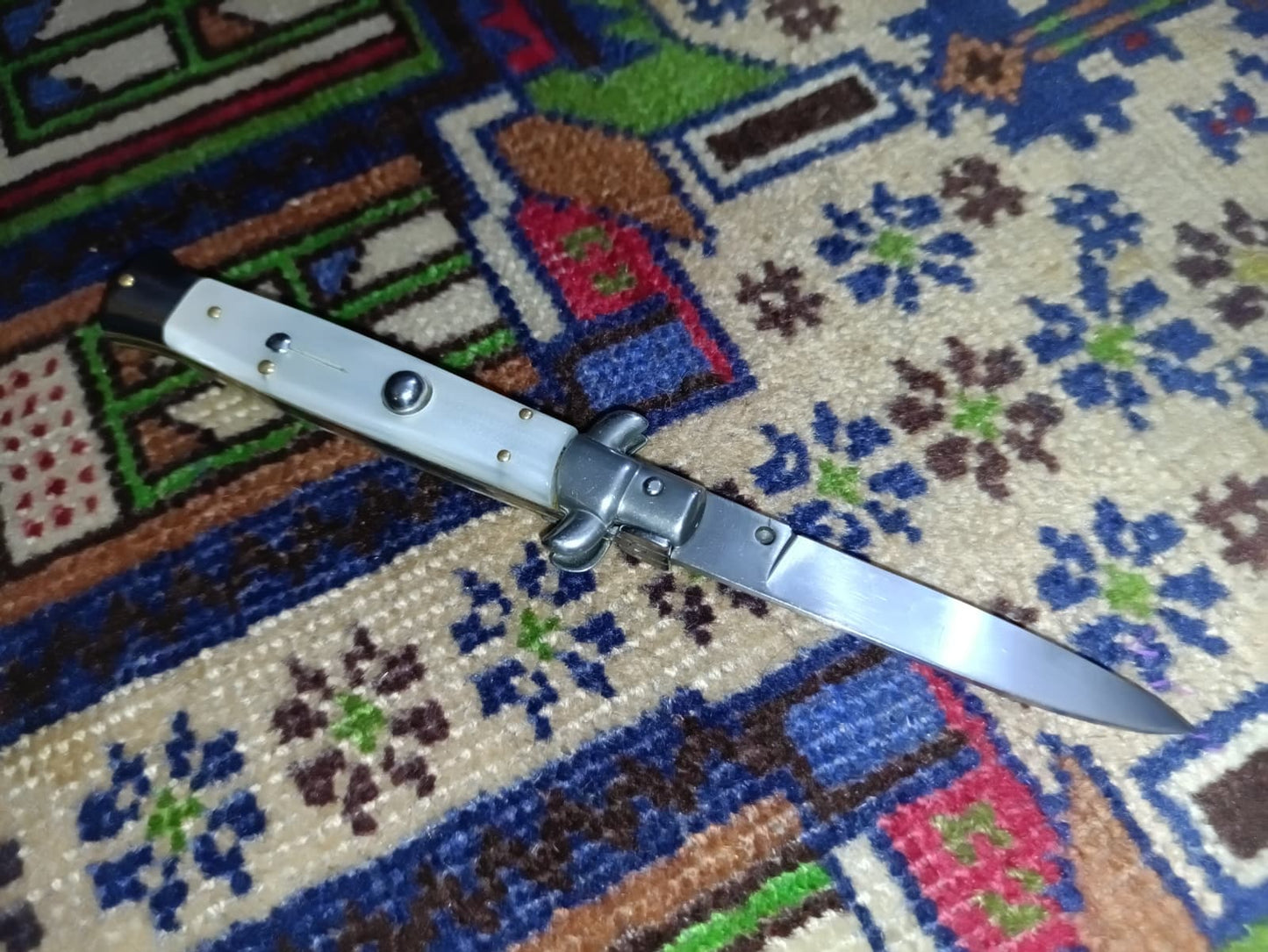 Stiletto automatico italiano vintage - White Pearl 21 cm handle version
