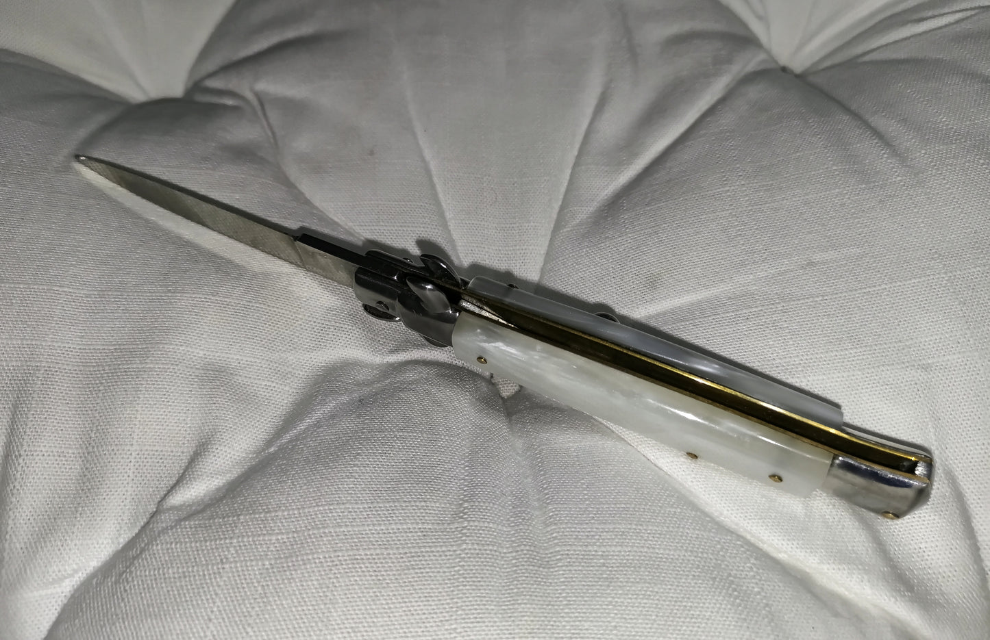 Stiletto automatico italiano - White Pearl handle version 21 cm (ricondizionato)