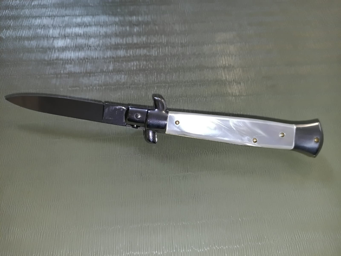 Stiletto automatico italiano - White Pearl handle version 21 cm (prezzo ridotto)