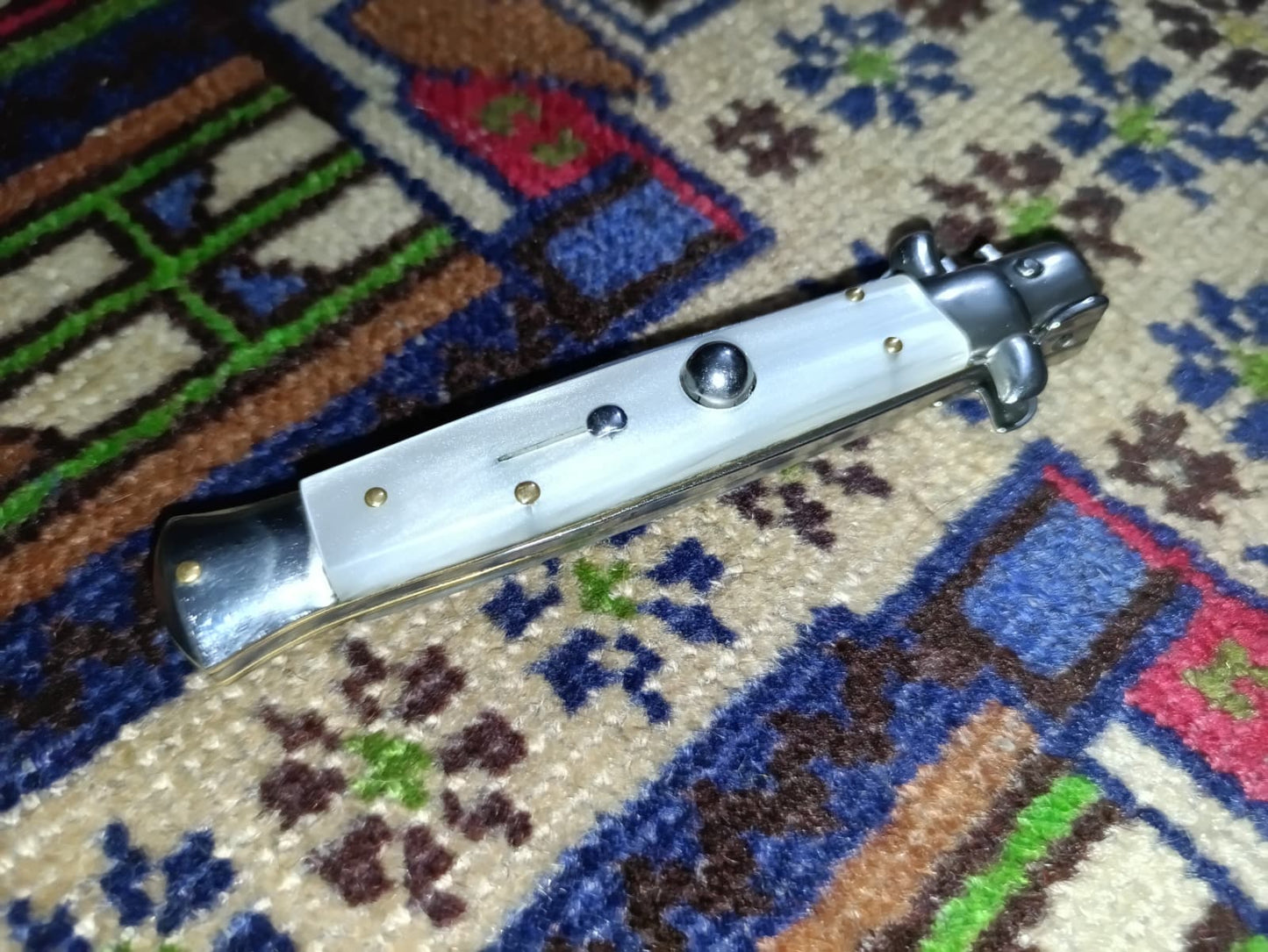 Stiletto automatico italiano vintage - White Pearl 21 cm handle version