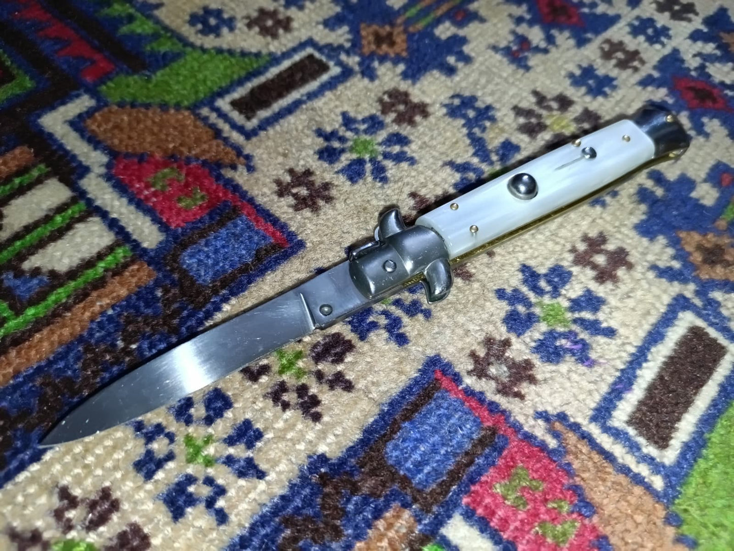 Stiletto automatico italiano vintage - White Pearl 21 cm handle version